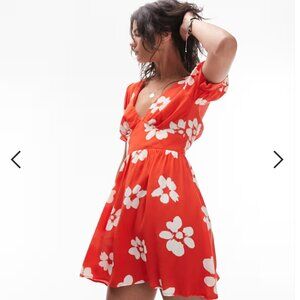 NWOT • Topshop • piped V-neck tea dress in red floral